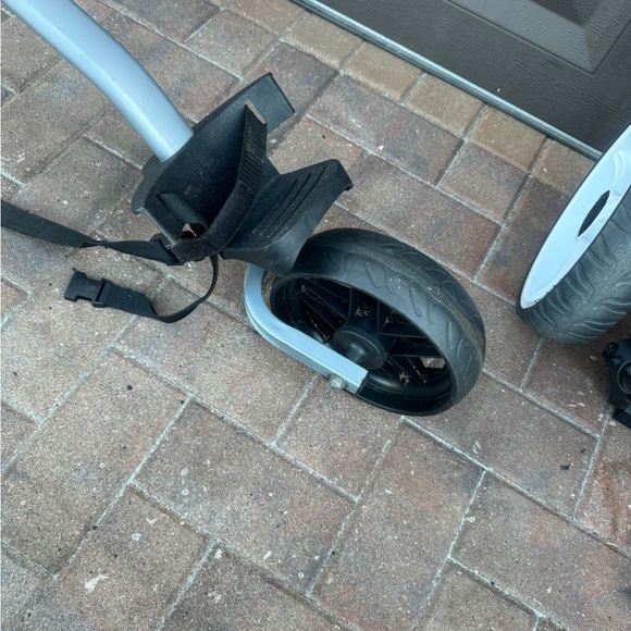 Golf Caddy Cart
3 wheeler version 
Used conditions - Picture 2 of 15